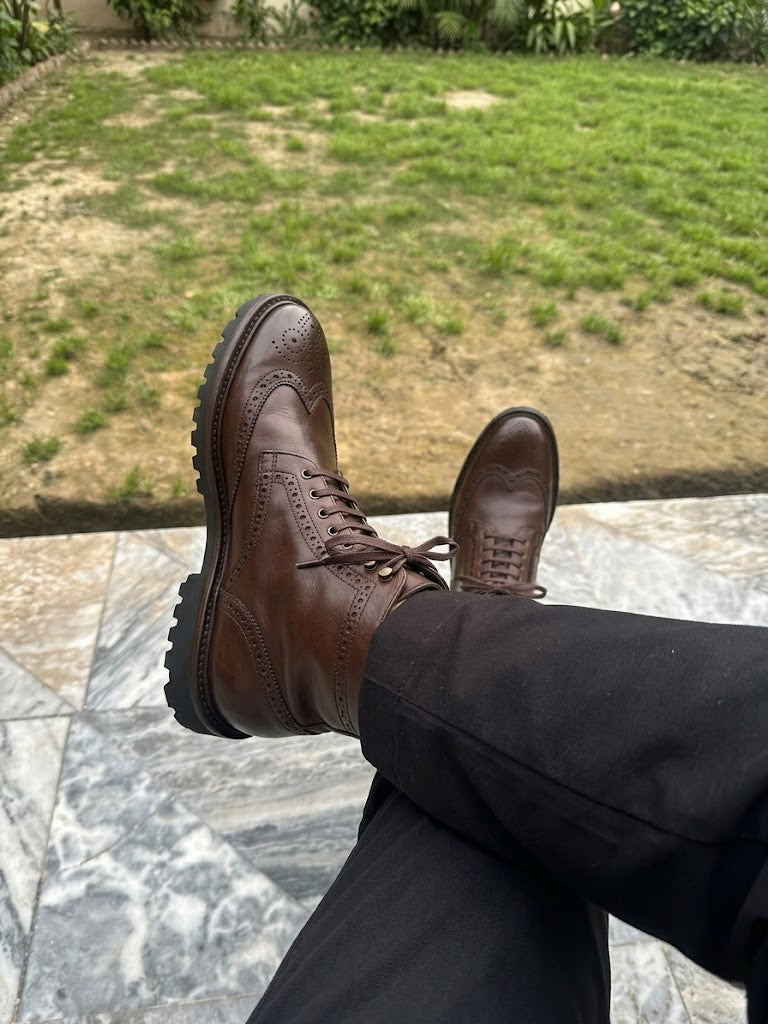 Choco brown wingtip boots