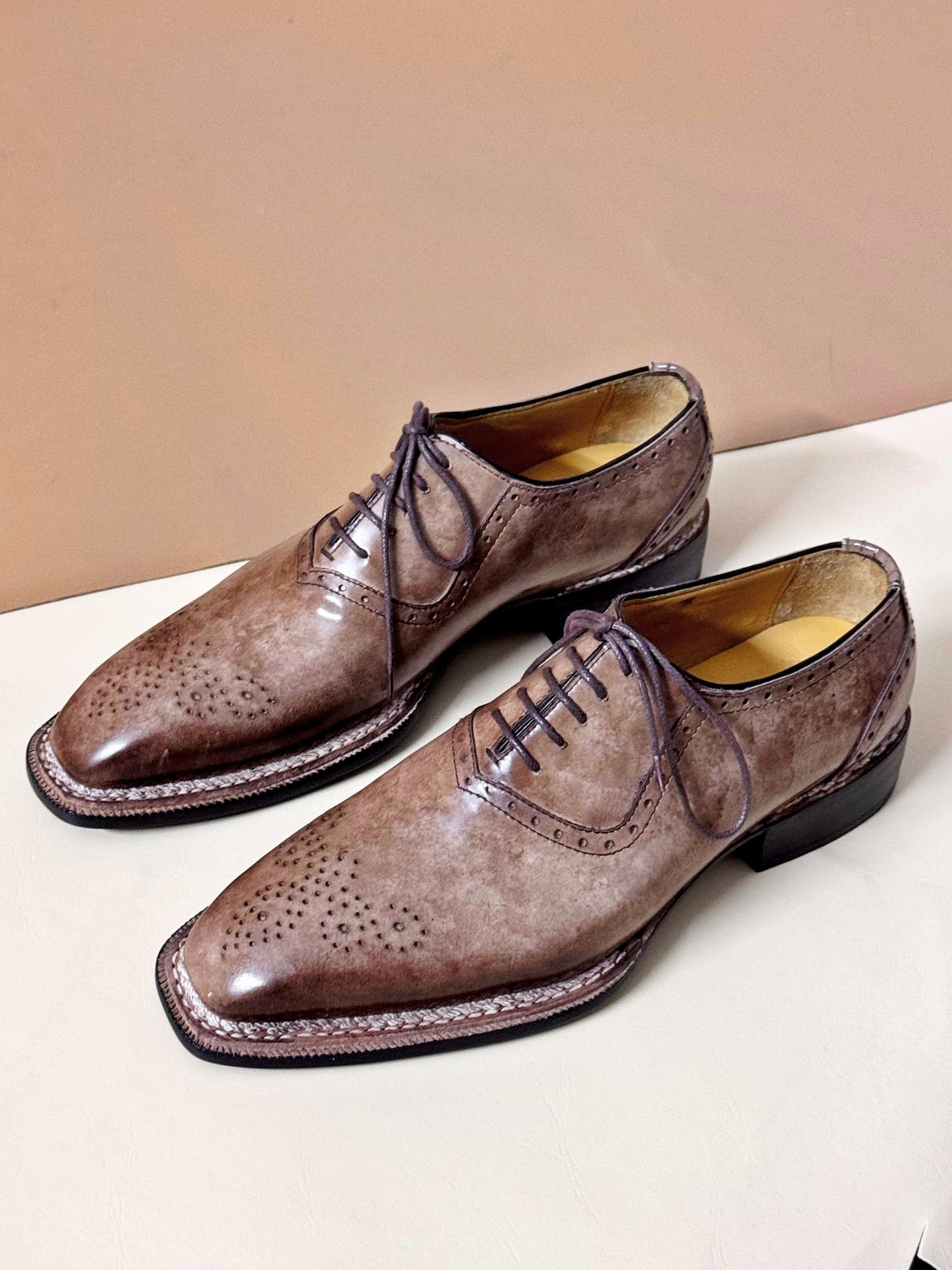 Beige patina Norwegian stitch wholecut