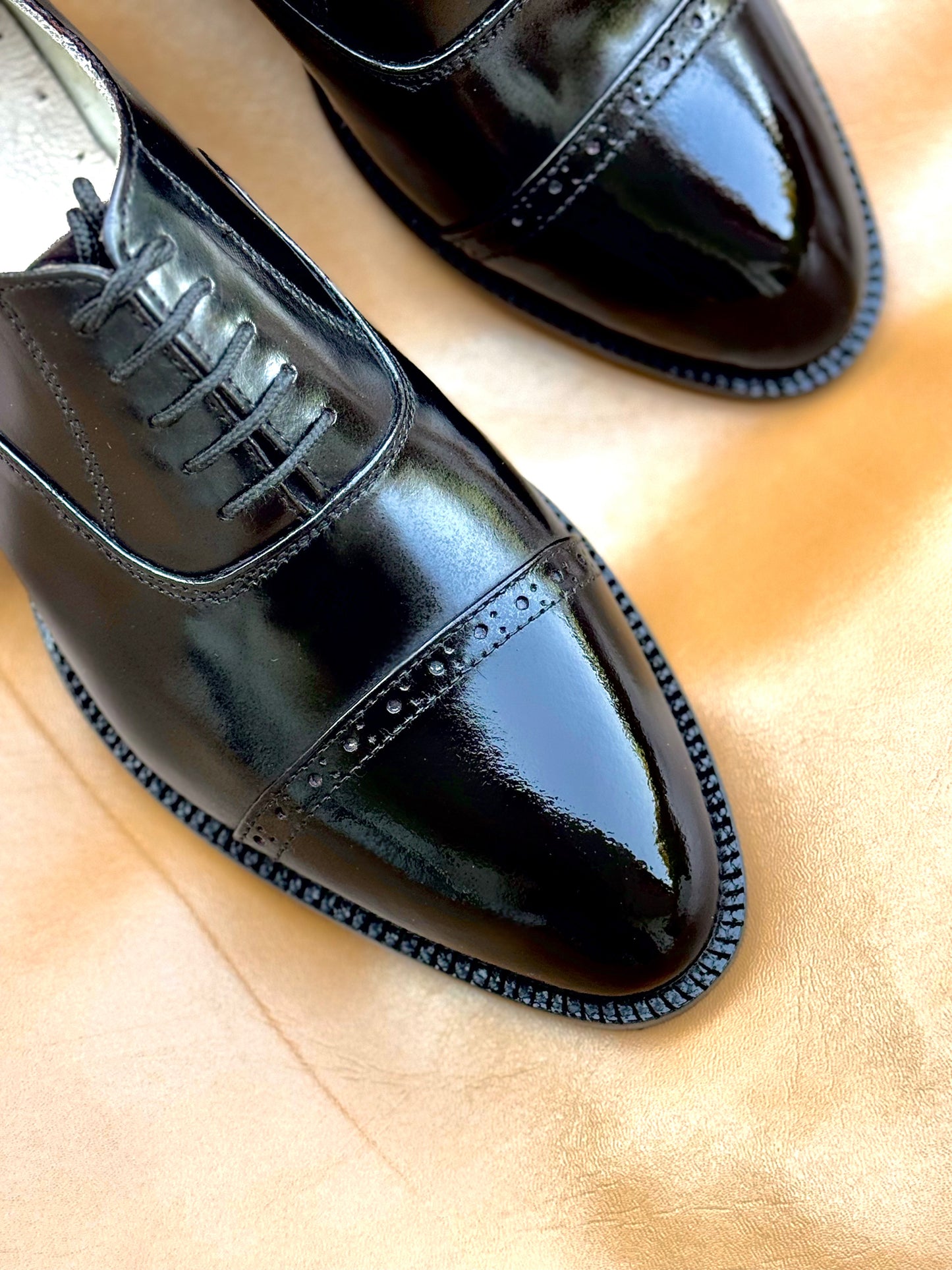 Black captoe oxford A-21