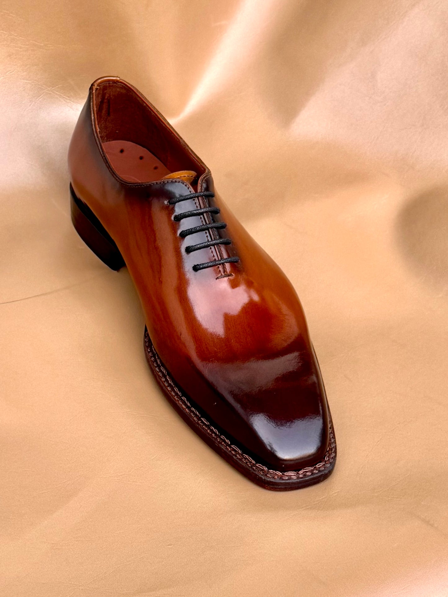Brown patina whole-cut oxford