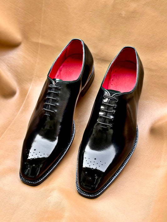 Black whole-cut oxford
