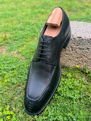 Black split toe derby