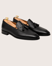 Black tassels loafers with belt