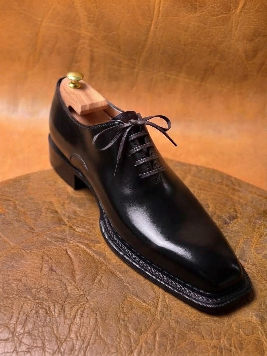 Black triple welt wholecut oxford