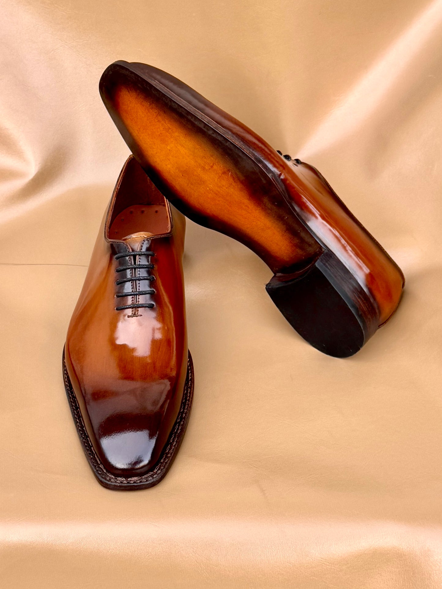 Brown patina whole-cut oxford