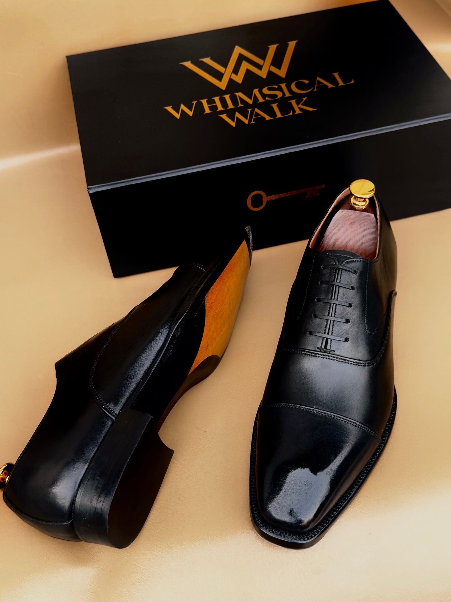 Black chiselled toe oxford