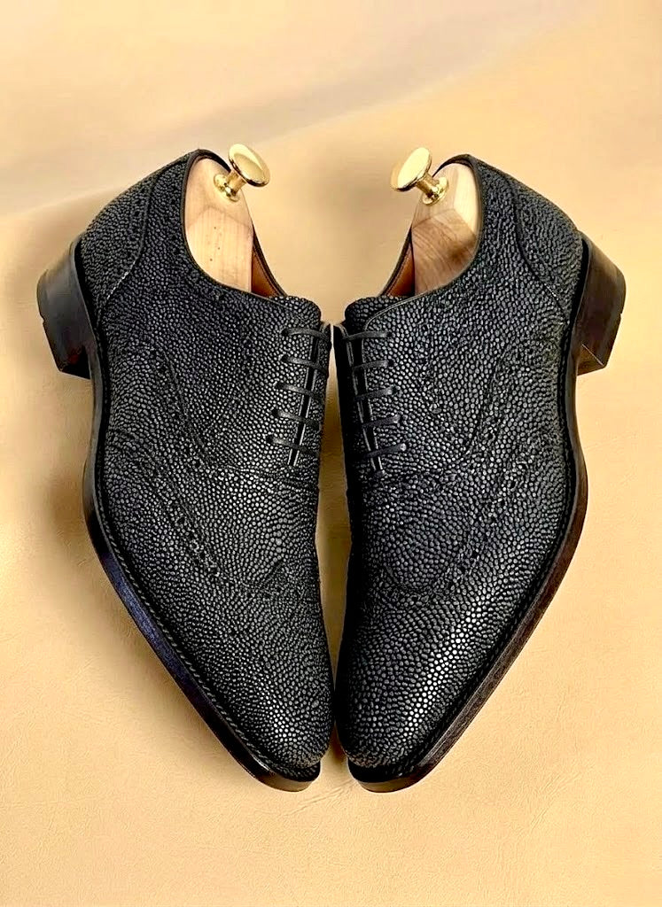 Black stingray wingtip oxford