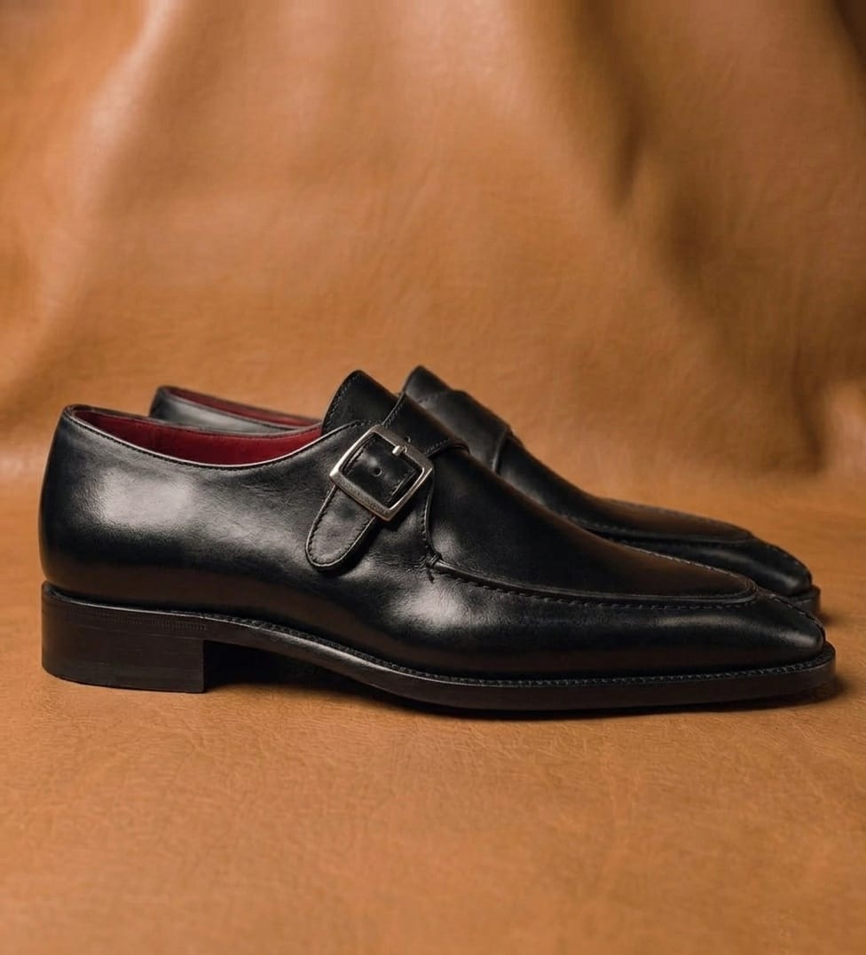 Black split-toe single monkstrap