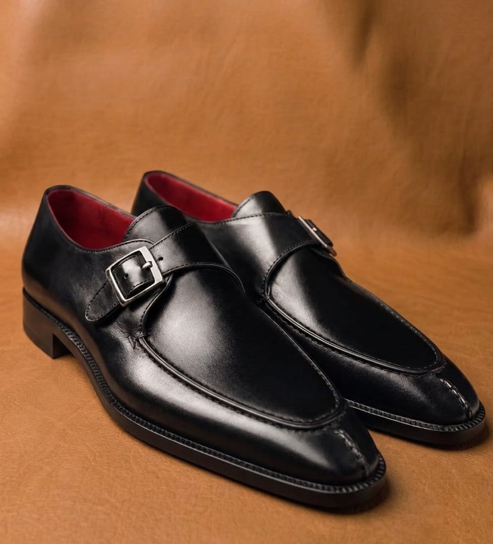 Black split-toe single monkstrap
