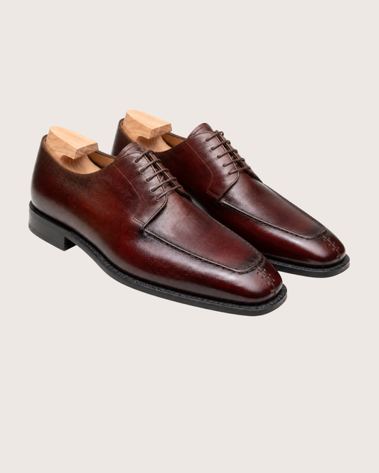 Burgundy hatch grain derby