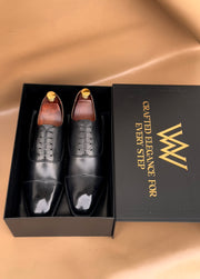 Black chiselled toe oxford
