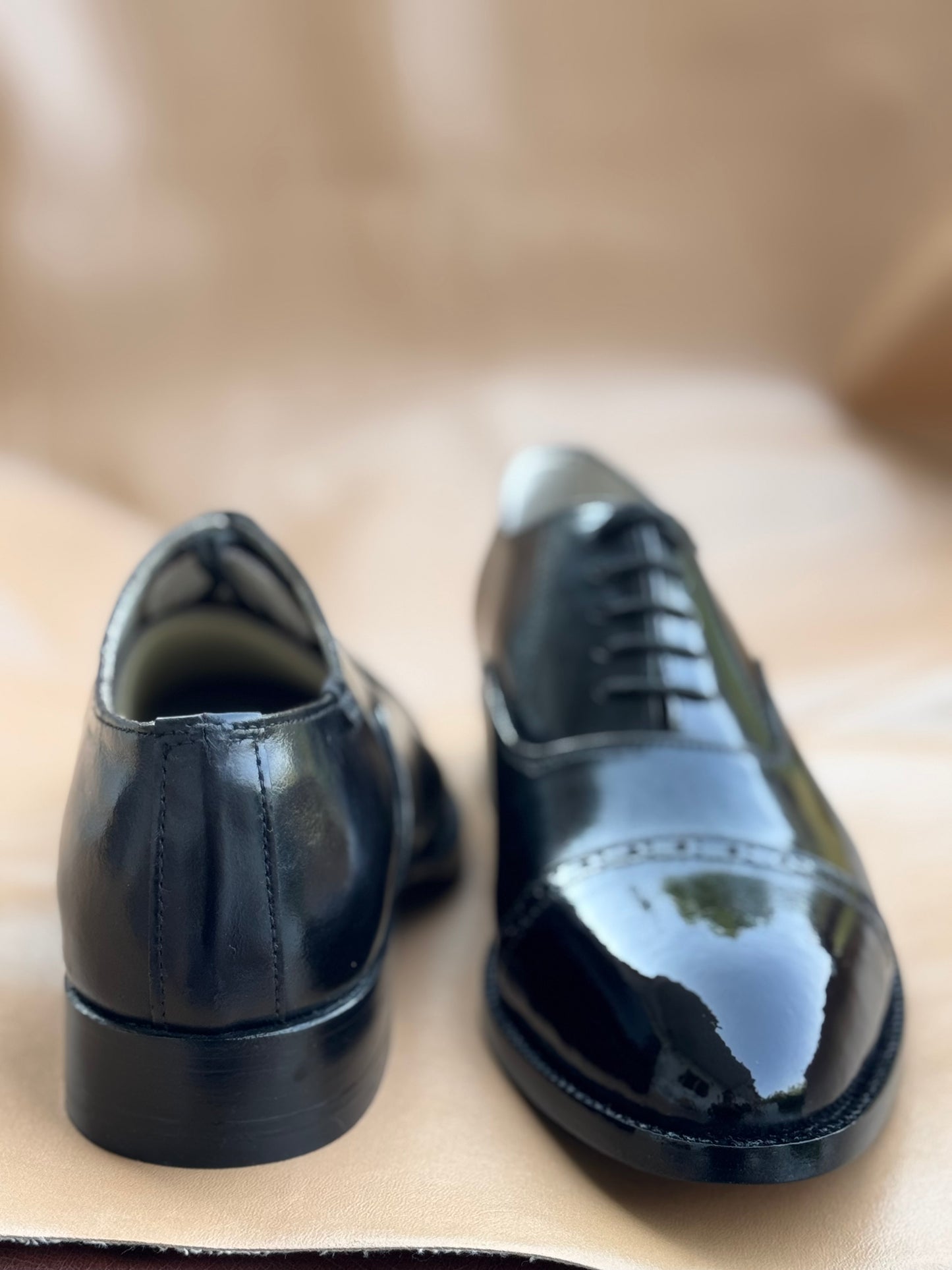 Black captoe oxford A-21