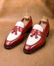 Two tone tassels loafers