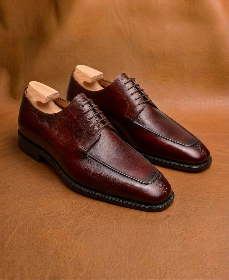Burgundy hatch grain derby