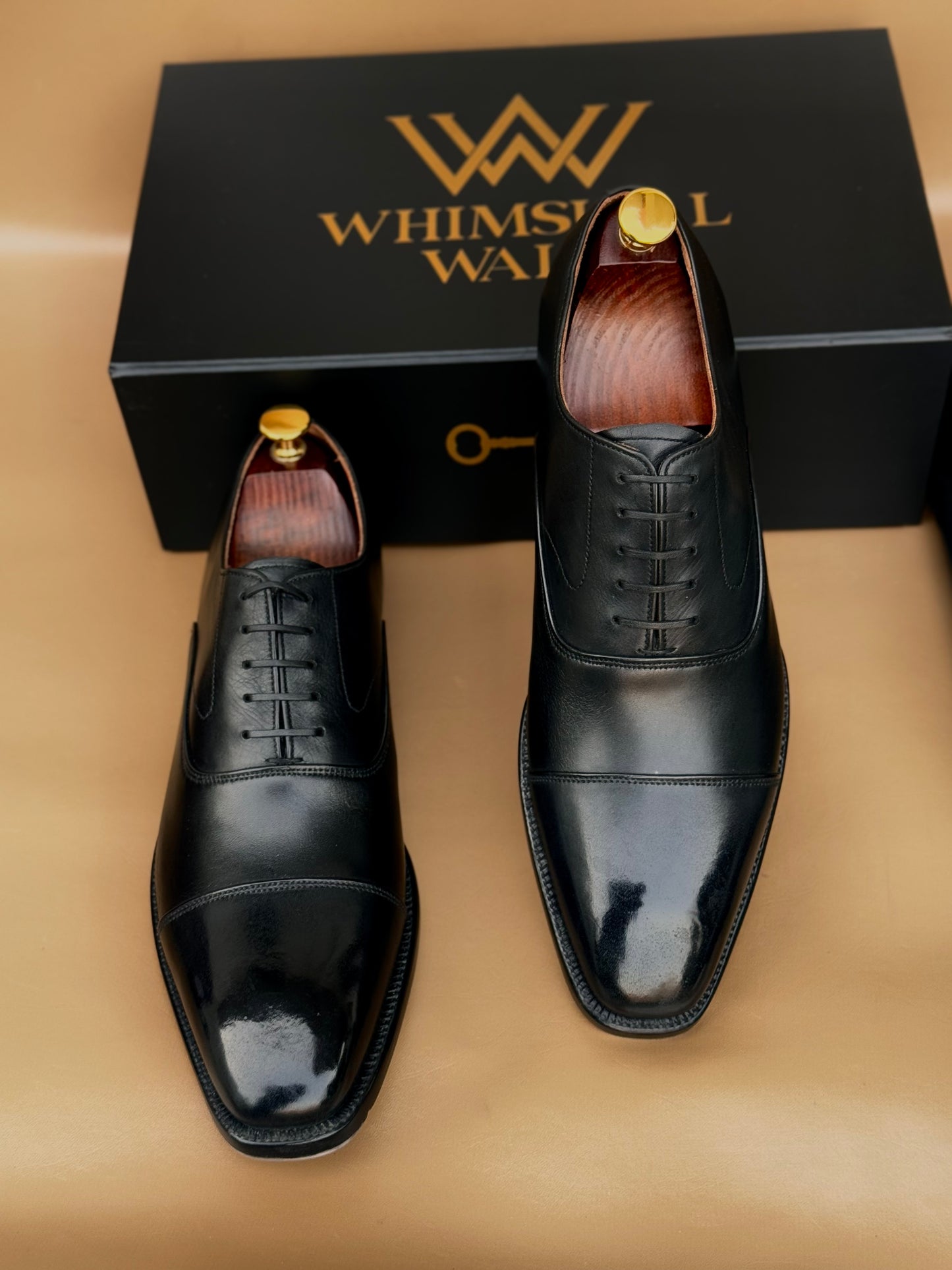 Black chiselled toe oxford