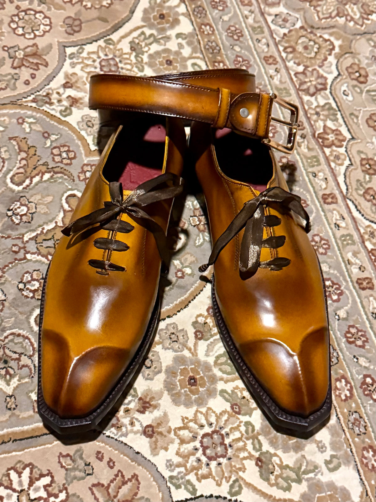 Men's burnished cognac sculpted toe oxford, three quarter view