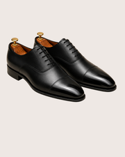 Black chiselled toe oxford