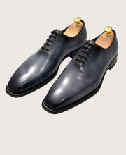 Smoked gray whole-cut oxford