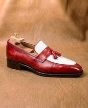Two tone tassels loafers