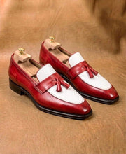Two tone tassels loafers