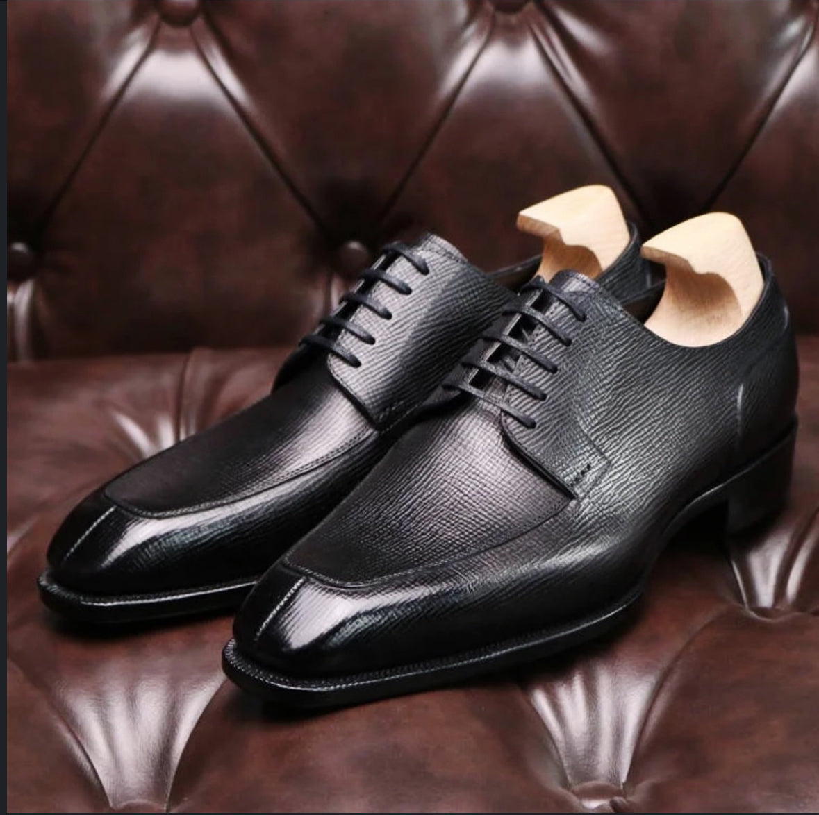 Black split toe derby