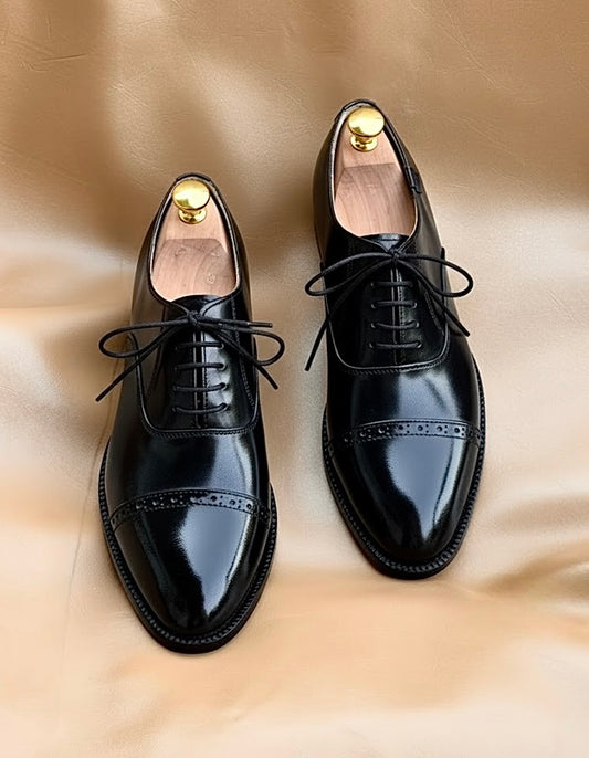 Black captoe oxford A-21