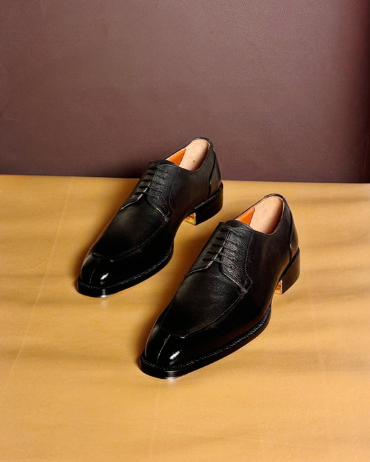 Black split toe derby