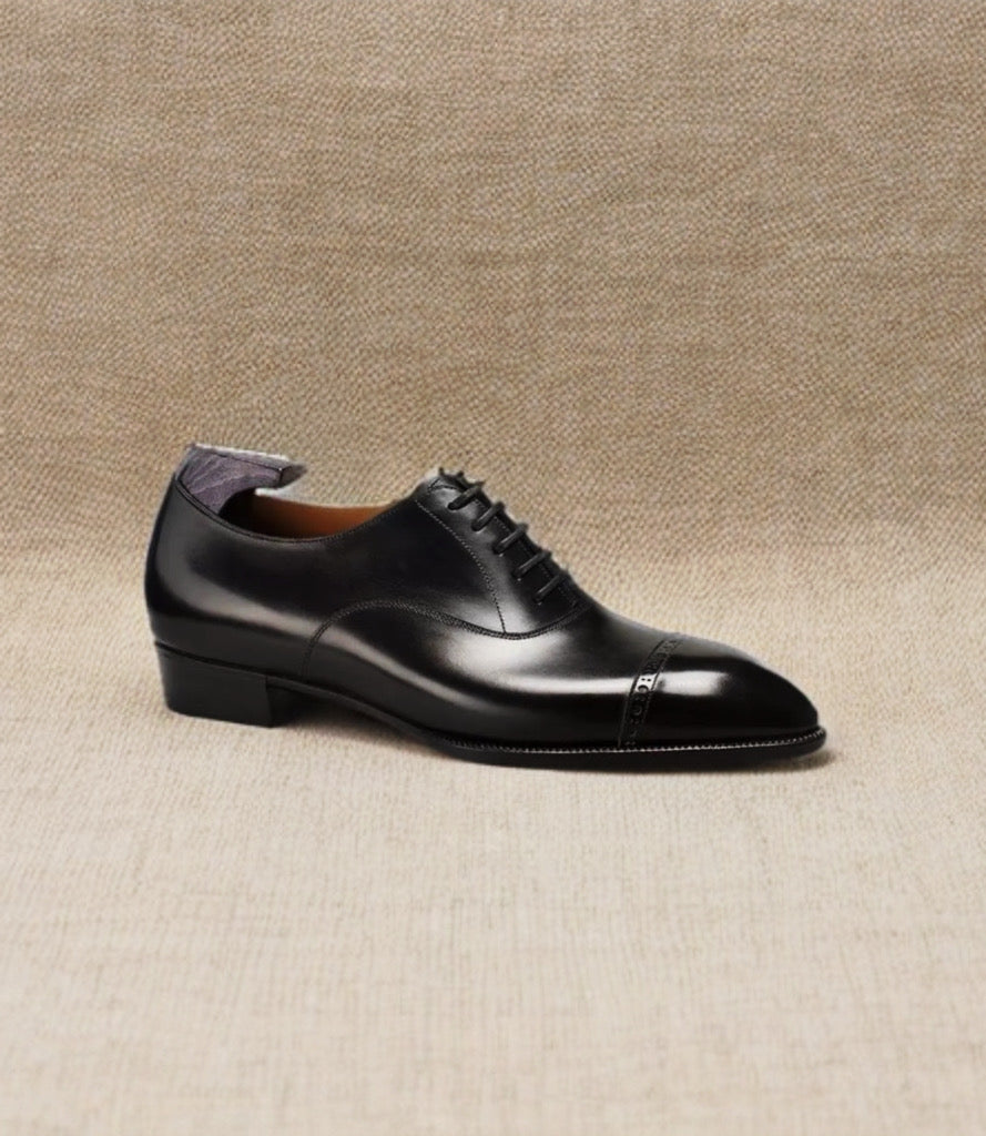 Black captoe oxford