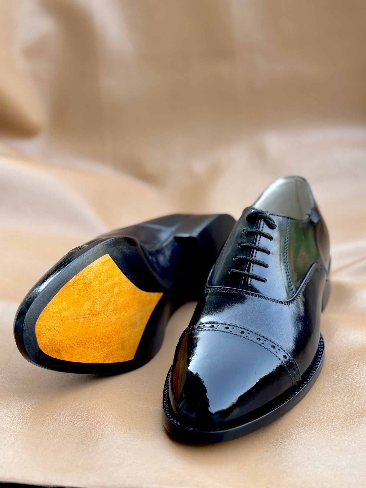 Black captoe oxford A-21
