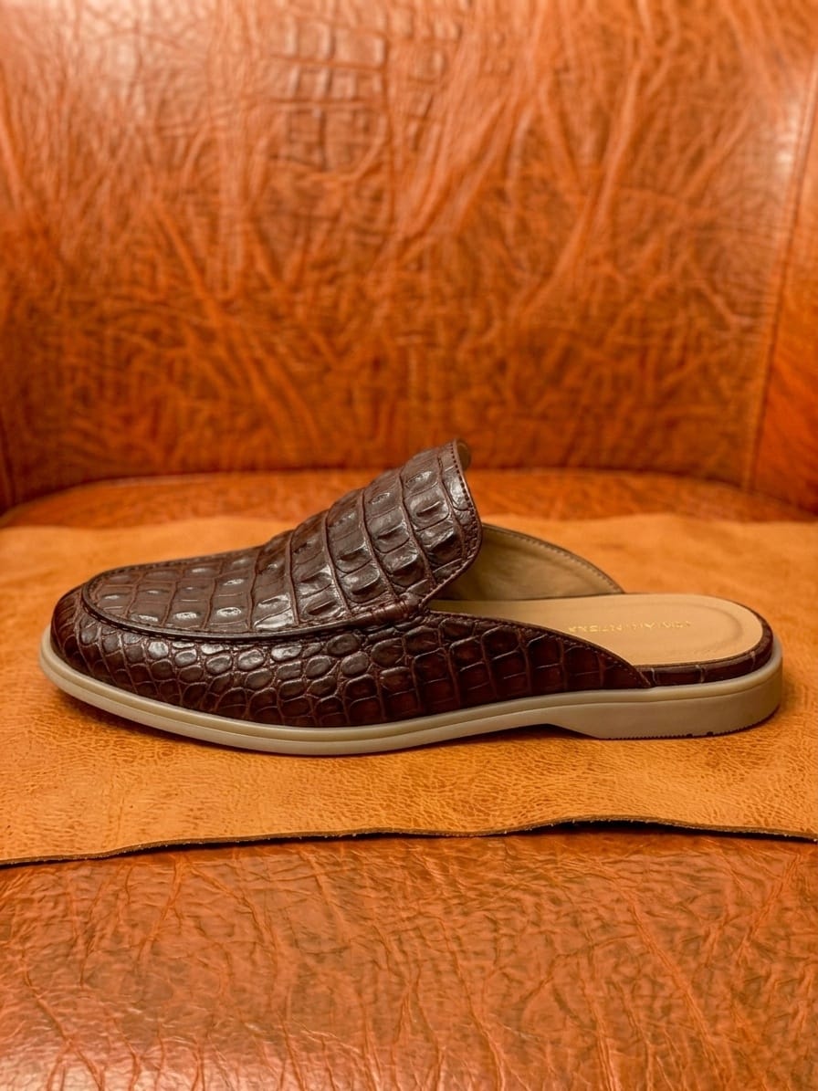 Brown crocodile mule
