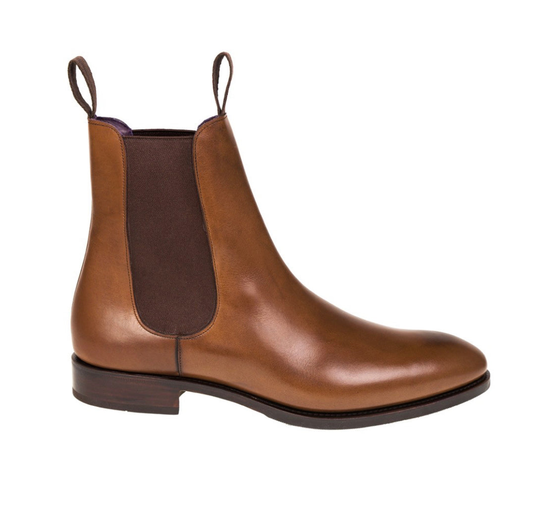 Looking for men's boots? Whimsical walk got your back with the best men's Brown Chelsea  boots build with pure vegan leather