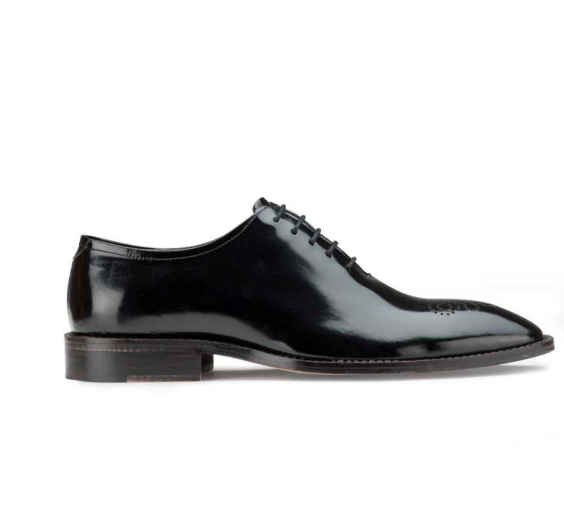 Black medallion plain shoes - Whimsical Walk